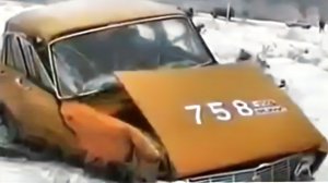 Отбоиник не пострадал краш тесты испытания дорожного ограждения.