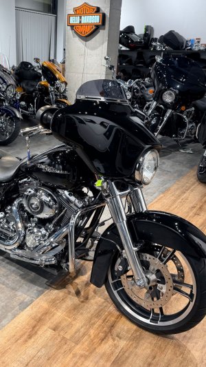 2010 Street Glide ABS Vivid Black Enforcer