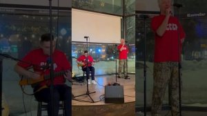 Вокальный Открытый микрофон с группой Хорошие Девчата. Открытый микрофон для вокалистов. Концерт.