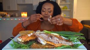 Жареная РЫБА с соусом и свежий ЛУК Мукбанг с RUFY