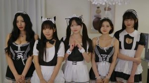 Снова в Five Hearts Under One Roof. Неловкая ситуация с тремя девицами