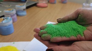 как покрасить соль