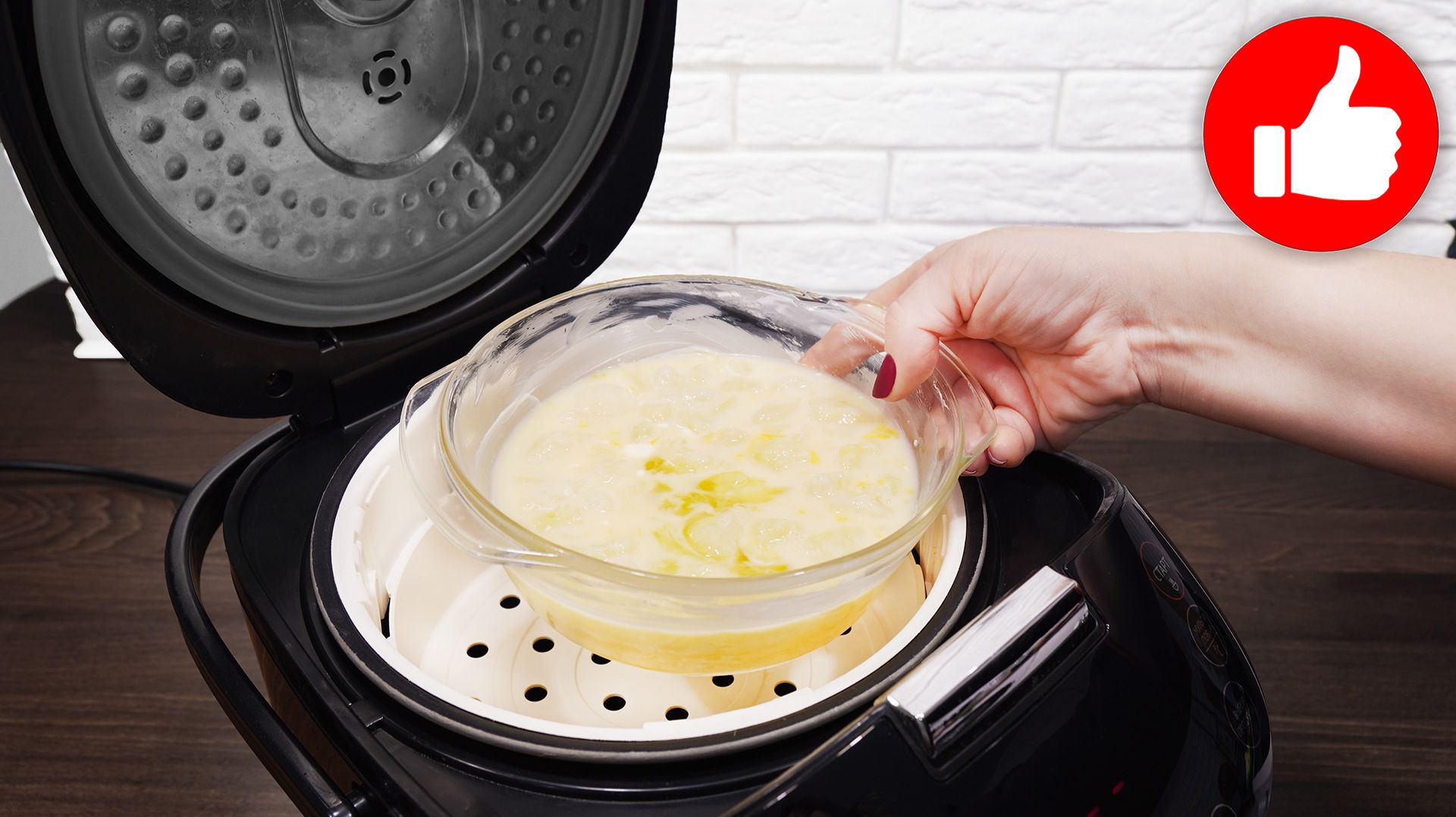 Омлет, который хочется готовить каждое утро! Простой и вкусный рецепт омлета на пару в мультиварке! смотреть онлайн