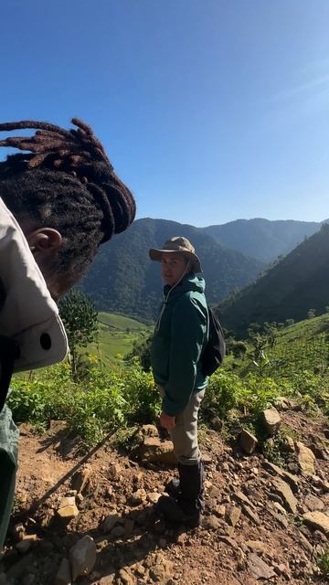 Секреты от профессионального путешественника д.Вовы во время треккинга к гориллам