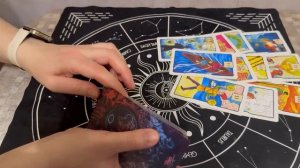 РАСКЛАД ТАРО ДЛЯ МУЖЧИН 💯 СТОИТ ЛИ ЕЁ ЖДАТЬ ИЛИ ОТПУСТИТЬ ⁉️