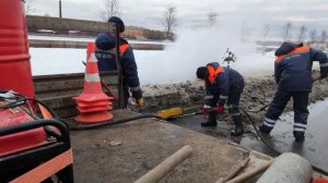 Дорожные службы Санкт-Петербурга усилили контроль за водоотводами в период оттепели