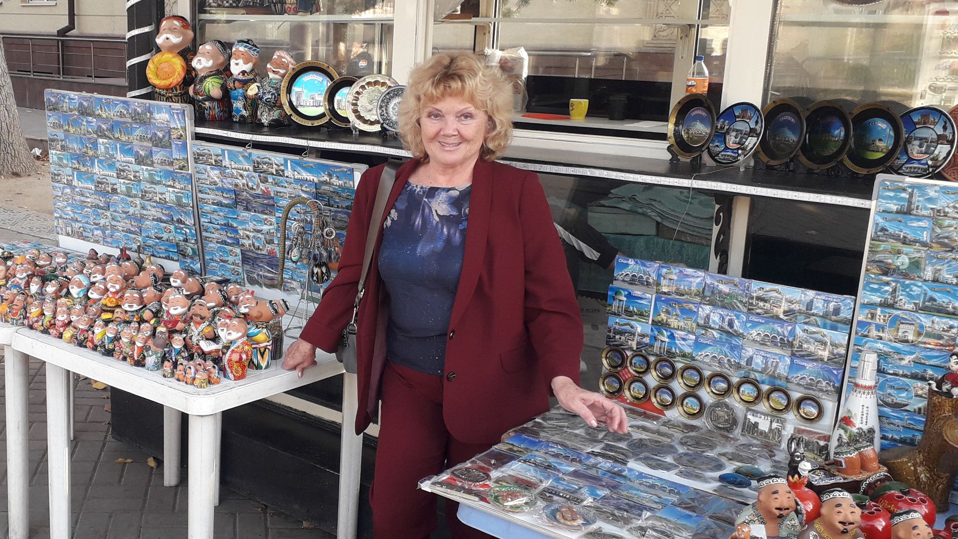 Узбекистан. Ташкент. Центр города. "Ташкентский Арбат". Развлечения для детей- теннис, машинки. смотреть онлайн