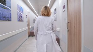 Кабмин не поддержал идею повысить лимит стоимости подарков для врачей и учителей