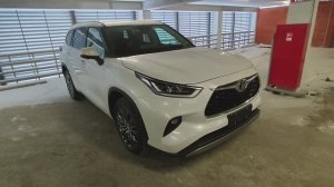 В продаже  новая Toyota Highlander русифицированная