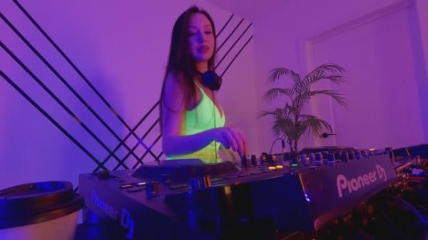 EVRIKA - Neon Pulse Live DJ Set | Melodic Techno & Progressive House