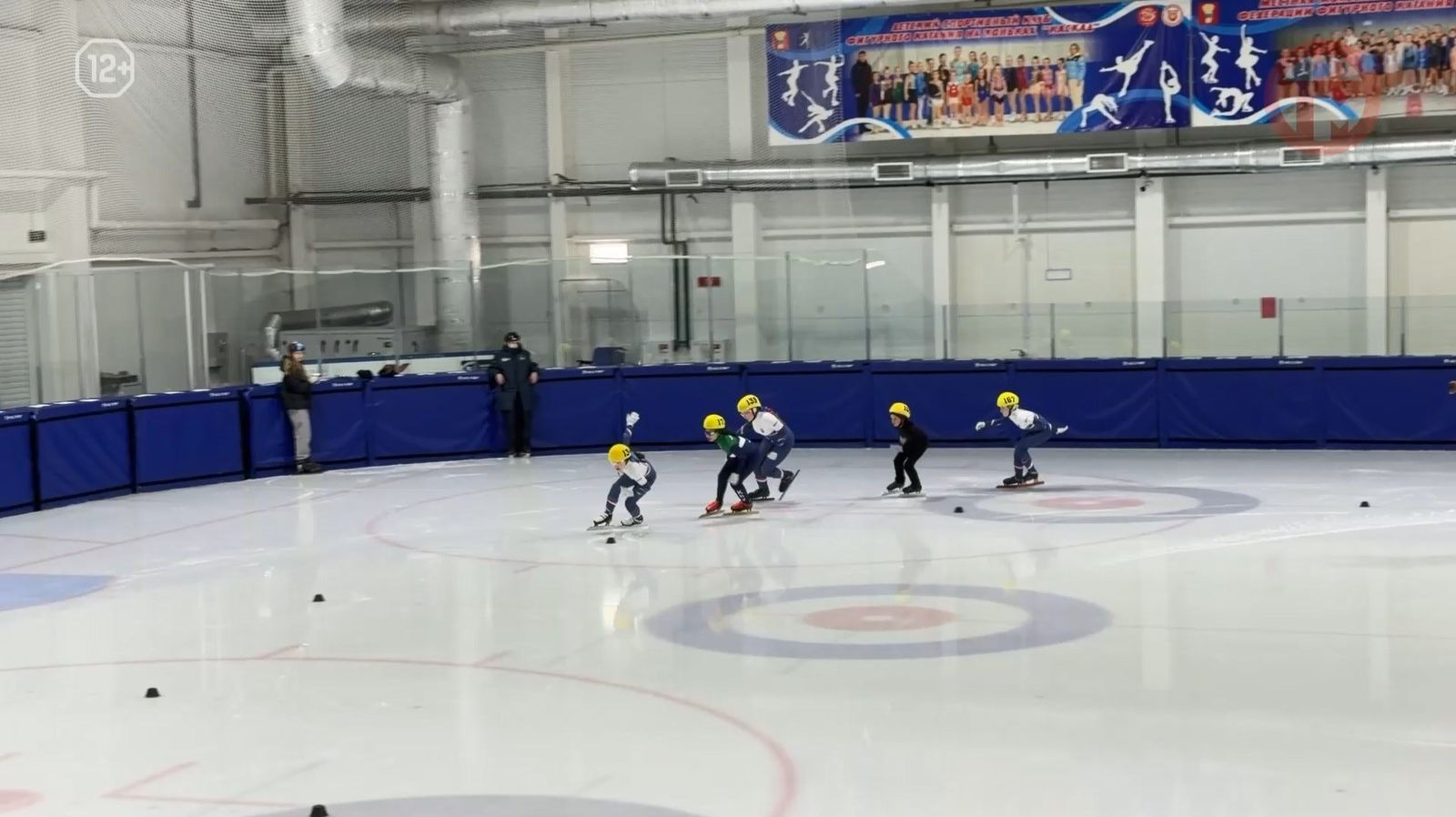 ⛸ Второй этап отборочных межрегиональных соревнований по шорт-треку прошёл в Уссурийске смотреть онлайн