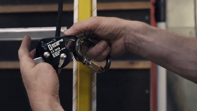 Зажим Singing Rock Locker