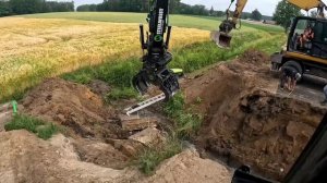 Это идея для демонтажа старого и необходимого оборудования / черного Volvo EWR170