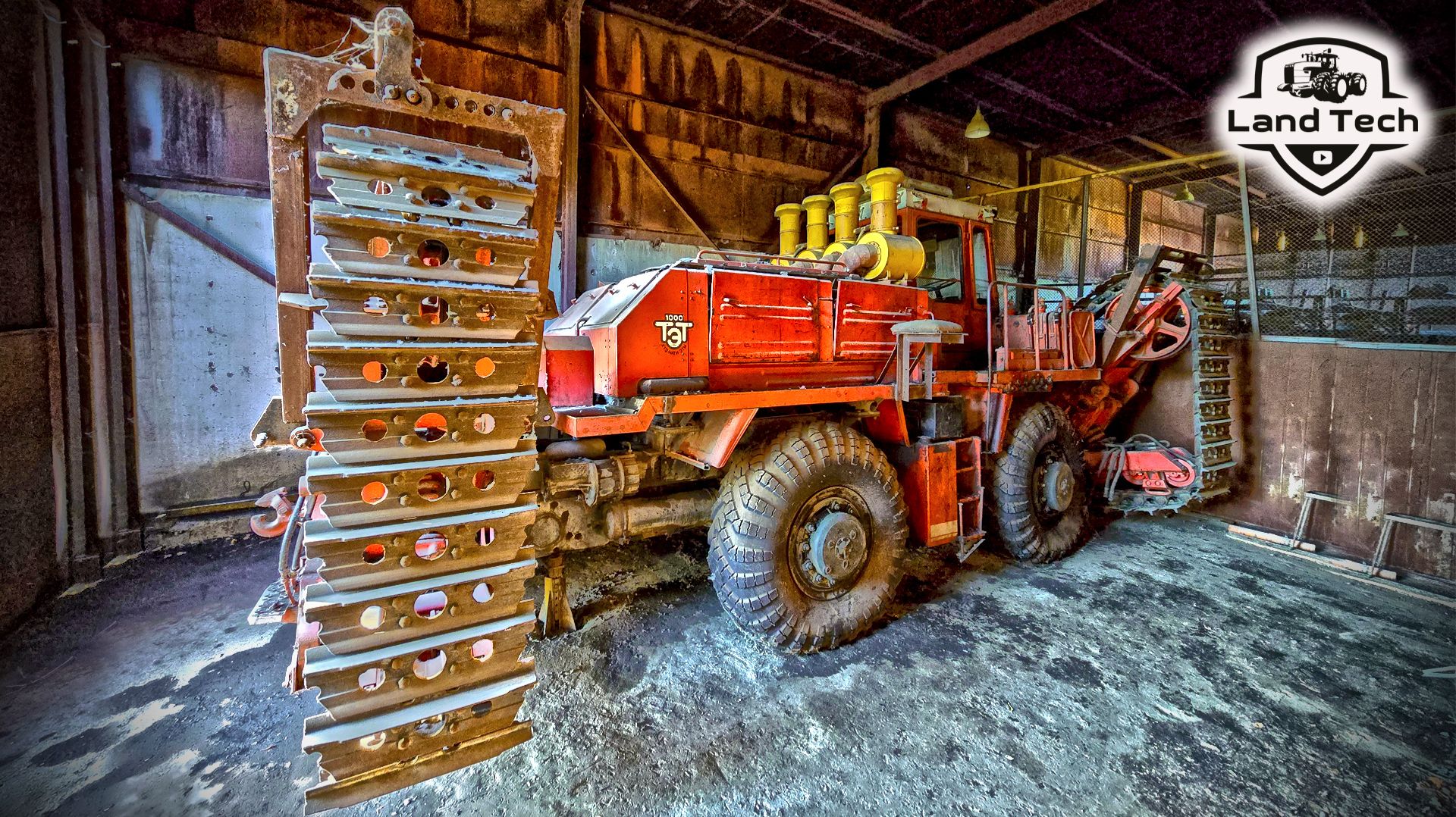 ТЭТ-1000 - Советский трактор, сделанный из танка Т-64 и тягача МАЗ-537 стоит в гараже уже 36 лет! смотреть онлайн