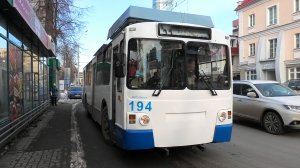 Троллейбус Екатеринбурга ЗиУ-682 КР Иваново борт. №194 маршрут 11 на ост. "Федерация профсоюзов"