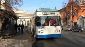 Троллейбус Екатеринбурга ЗиУ-682 КР Иваново №130 маршрут №1 на остановке "Центральная гостиница"