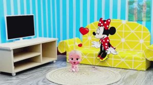 Маленький хомячок выходит на поиски пищи и теряется в лабиринте! Так трудно найти полноценный обед!