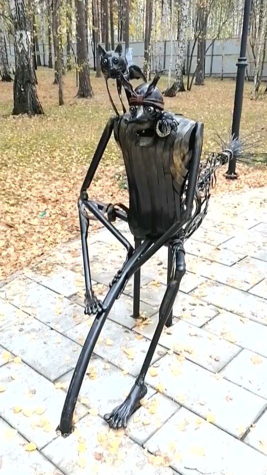 Забавная Баба Яга в Манин парке #shorts