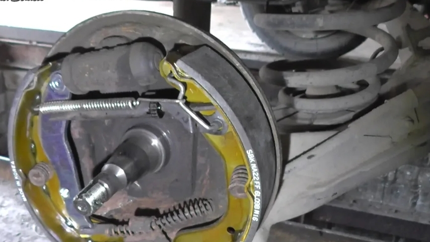 Замена задних тормозных колодок Daewoo Lanos (Nubira, Nexia)