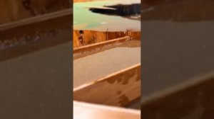 Cтол из деревa, оформленный с помощью эпоксидной смолы. Удивитeльный резyльтат!