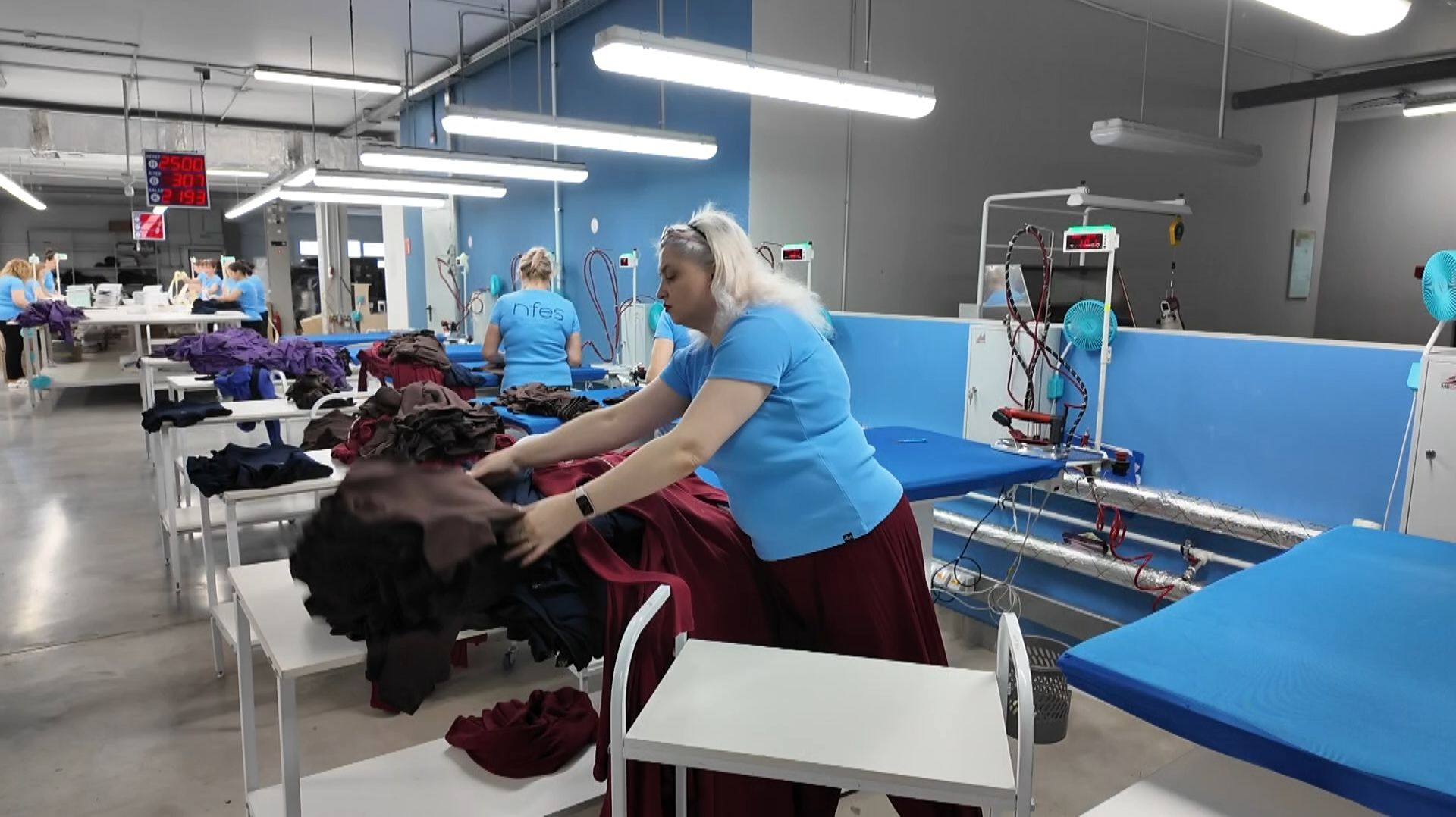 Время сложное, но это время новых возможностей, считает губернатор смотреть онлайн