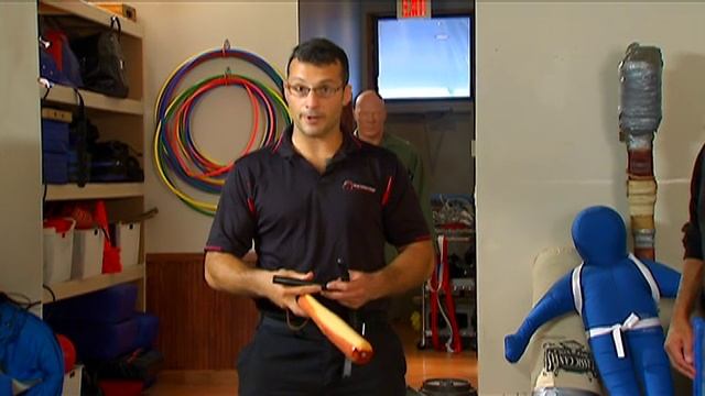 Курс самозащиты - Олдскульное оружие и тактика Ч 11-1 смотреть онлайн