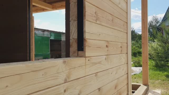 Металлические ройки проемов сруба - усиление проемов при строительстве срубов из бруса из Пестово смотреть онлайн