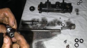 Замена ремкомплекта главного тормозного цилиндра ВАЗ 2107