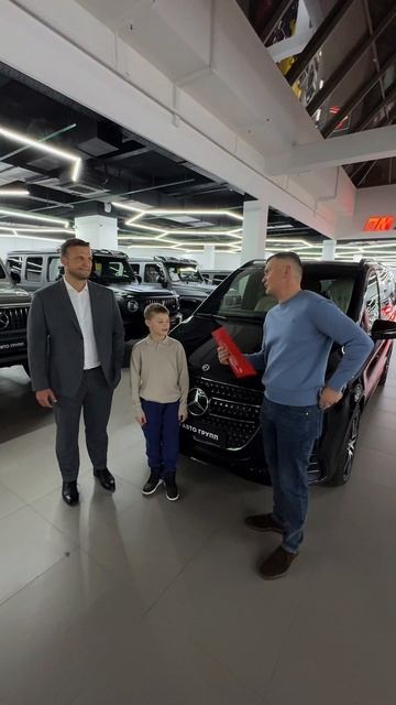 Наш постоянный клиент приобрел Mercedes V-class / Поздравляем Михаила и желаем удачи на дорогах смотреть онлайн