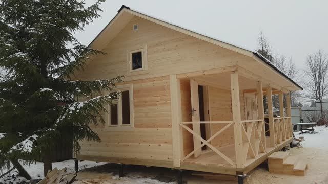 Заказ бани из профилированного бруса с террасой под ключ от строительной компании из Пестово смотреть онлайн