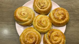 Пирожки "Улитки" из слоеного теста с мясом