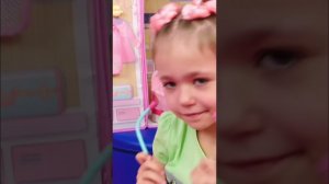 Кукла Эмили: кто навёл беспорядок у врача? #игрушкидлядевочек #весело  #doll