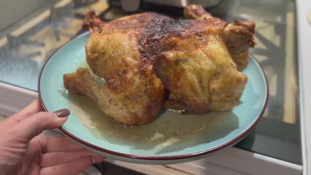 Рецепт вкусной курицы в аэрогриле 🍗 #tatianakis #рецепт #сочнаякурица #семейныйканал #готовимдома