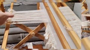 Как этот шарфик соткан! Заглянем в мастерскую?