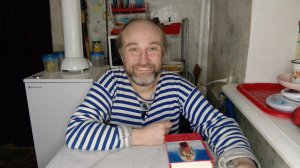 завтрак Рыжули со мной. Рыжуля ест, а я пью чай. мукбанг. обжор. еда на камеру. диета. шизофрения.