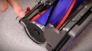 Как заменить щетку пылесоса Dyson Small Ball™
