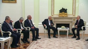 В. Путин на встрече с М. Аббасом заявил о готовности направить $1 млрд в "Совет мира" по Газе.