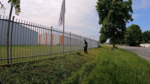 Покос высокой травы триммером