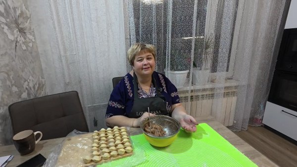 Налепили восемь килограммов пельменей за три с половиной часа.