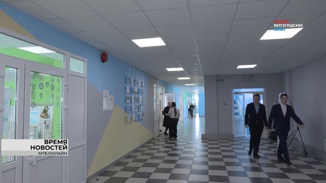 Губернатор Андрей Бочаров проинспектировал обновление гимназии и ЦРБ на подшефных территориях ЛНР смотреть онлайн