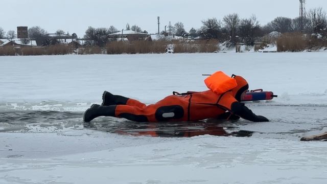 Безопасность на водных объектах в зимний период! смотреть онлайн