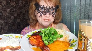 МУКБАНГ Курица СГОРЕЛА! Сыр РАСТРЕВОЖИЛСЯ! Икра не понятно какая! ОПРОС ДЛЯ ЗРИТЕЛЕЙ МОЕГО КАНАЛА!