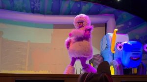 Синий трактор в гостях у Деда Мороза