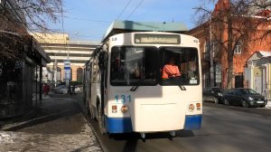 Троллейбус Екатеринбурга ЗиУ-682 КР Иваново №131 маршрут 1 на остановке "Гостиница Центральная"