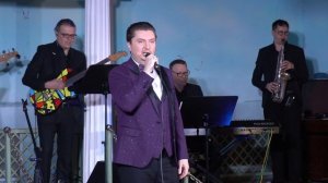 Илья Ушуллу – «Человек из дома вышел»