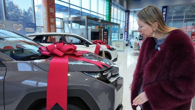 НОВЫЙ Toyota RAV4. Реально стал крутой! смотреть онлайн