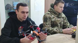 В российских регионах идет отбор желающих служить в войсках беспилотных систем.