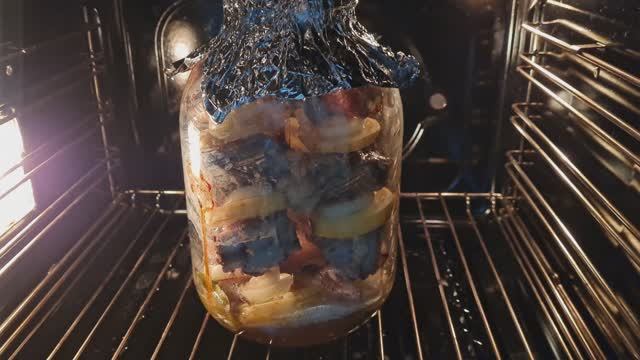 ГОТОВИМ ШАШЛЫК В ДУХОВКЕ смотреть онлайн