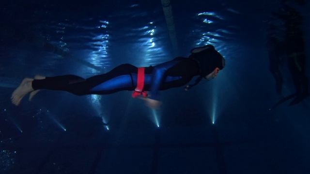 Встреча Нового 2026 года под водой глазами фридайверов смотреть онлайн