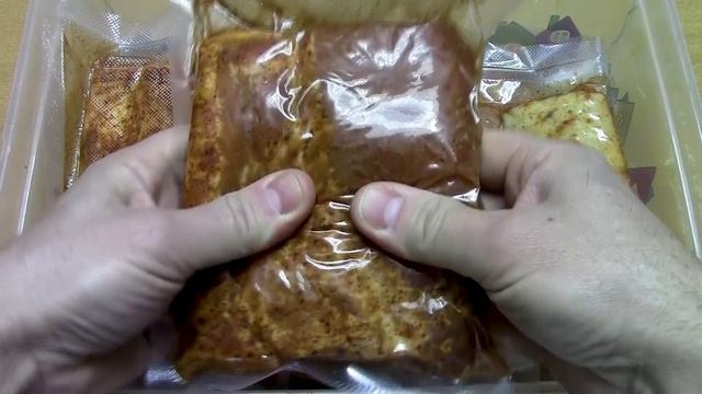 Массирование мяса для равномерного просола.